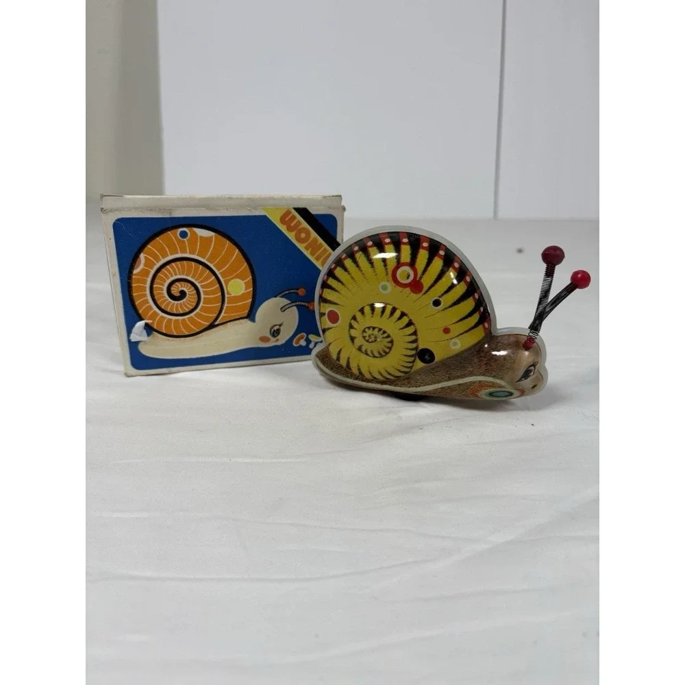 Vintage Tin Litho Wind Up Snail Toy w/ Box China No Key Retro Clockwork